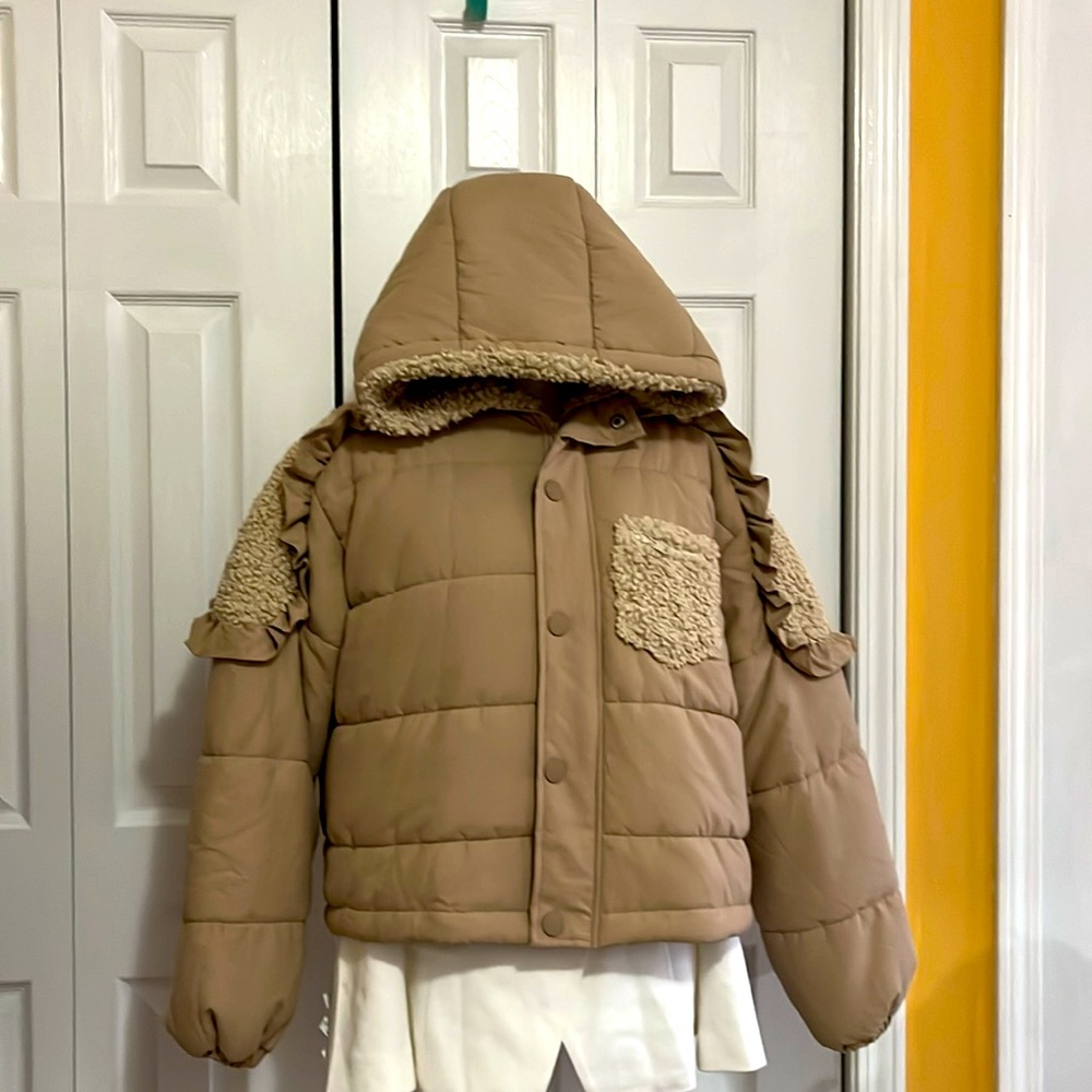 Women’s For Love and Lemons Tan Hooded Faux Sherpa Puffer Coat - Picture 5 of 7
